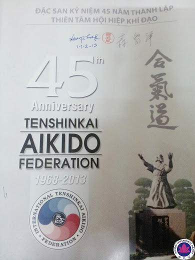 Bìa trước của Đặc sản: Đích thân thầy Đặng Thông Phong ký tặng